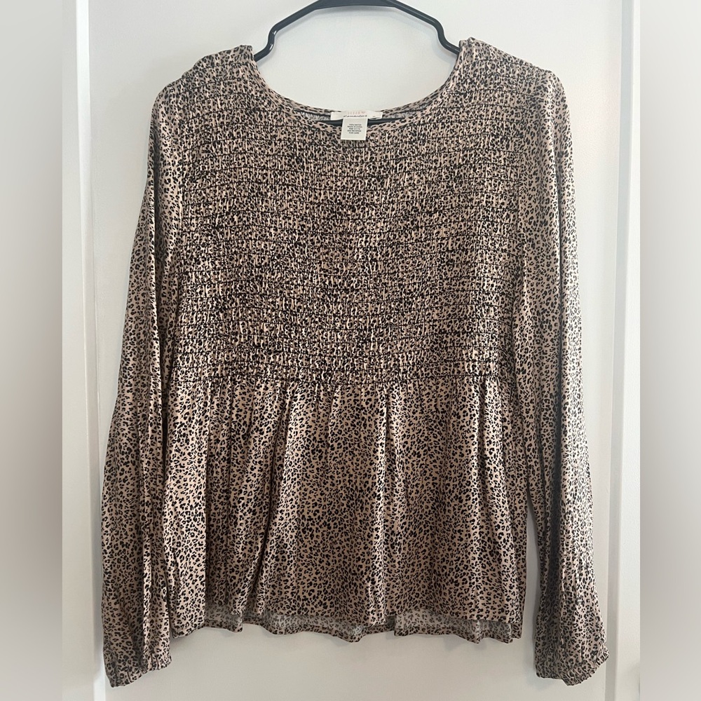 Urban romantics- size m - tan long sleeve top